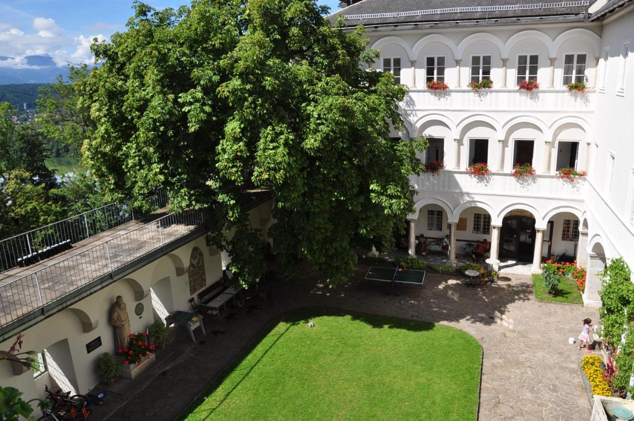 Kloster Wernberg Hotel Esterno foto