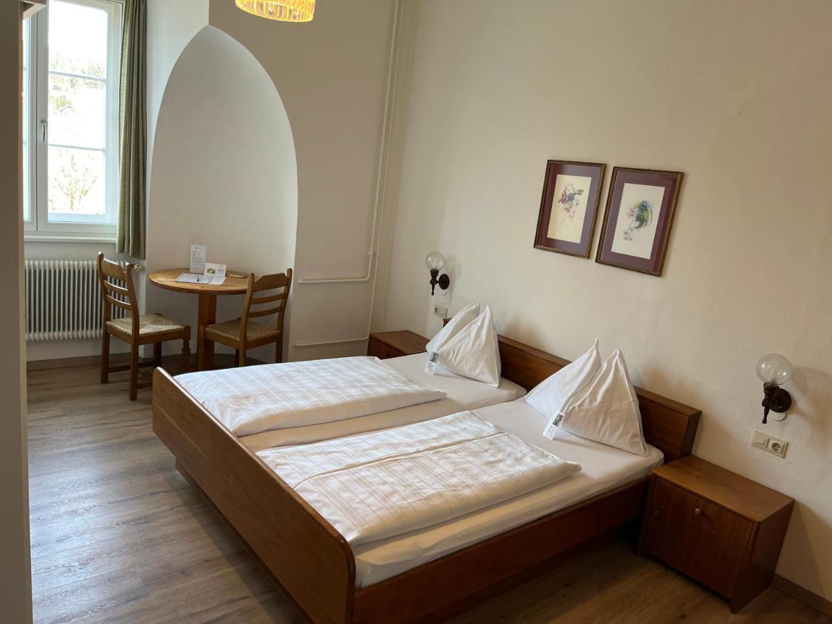 Kloster Wernberg Hotel Esterno foto