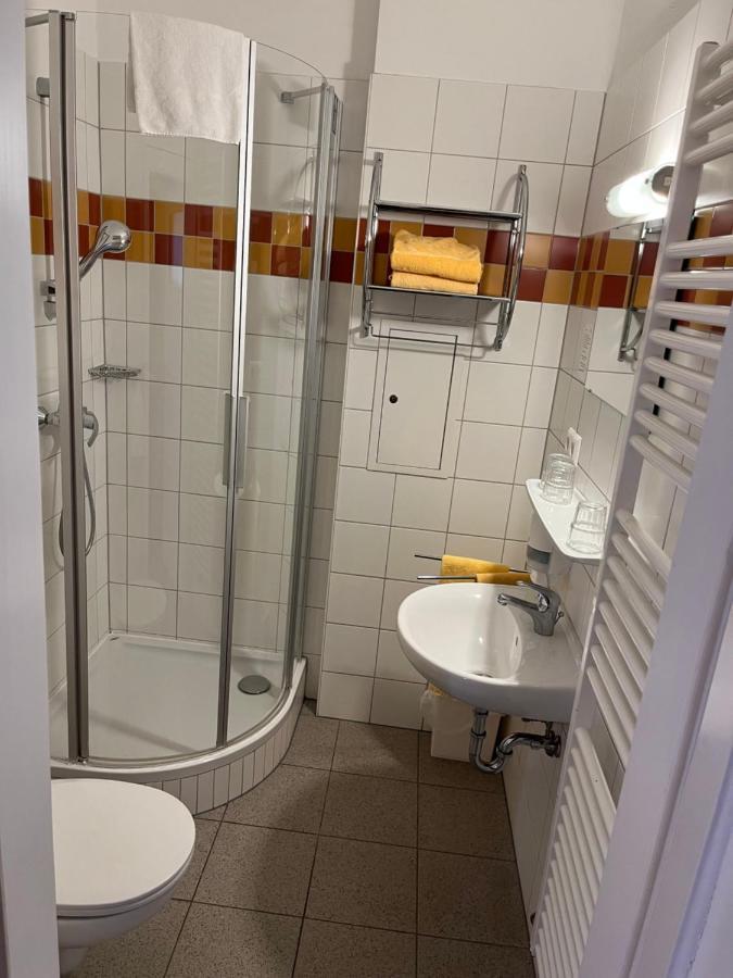 Kloster Wernberg Hotel Esterno foto